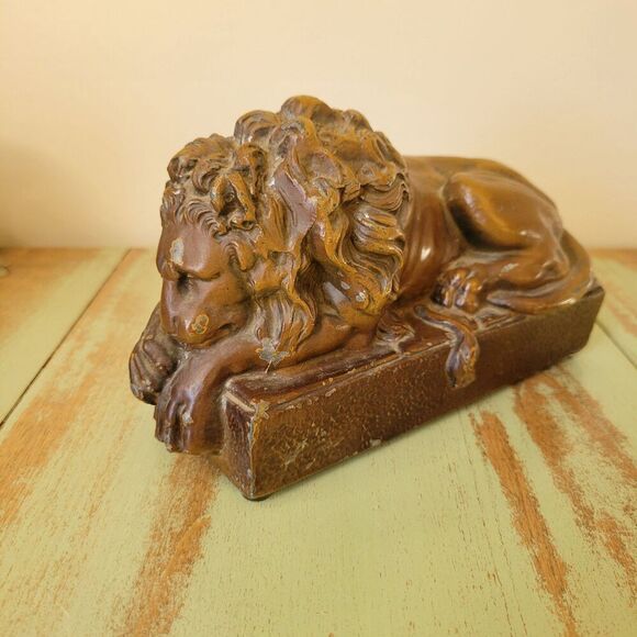 Vintage Universal Statuary Cast Lion Sculpture – Mid-Century Bronze Finish - Picture 1 of 12